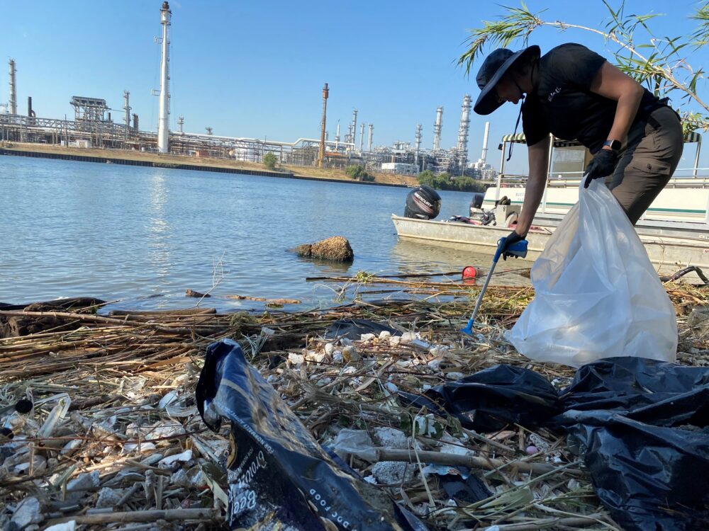 Texans for Clean Water releases report on costs of litter for Houston property managers